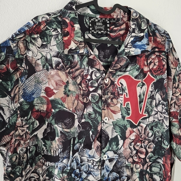 NWT Rebel Vengeance Skull Rose Floral Button Shirt Large - Picture 4 of 11